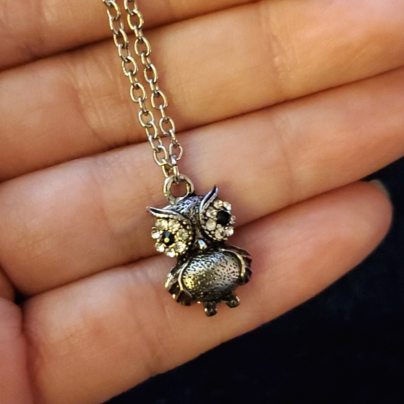 Dainty Owl Necklace - Picture 3 of 4